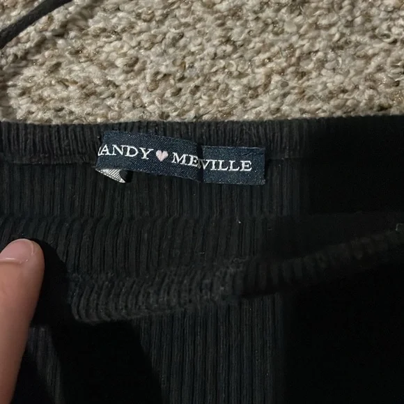 Brandy Melville ribbed crop top - Picture 2 of 4